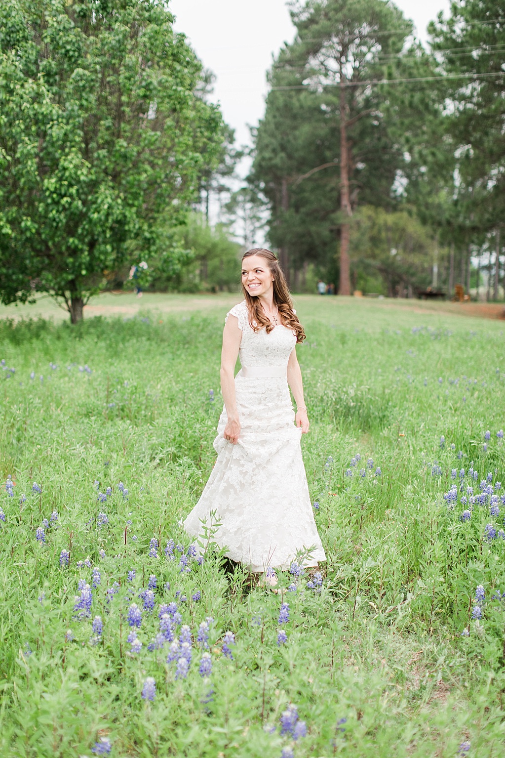 Bluebonnet bridal photos in Fredericksburg Texas 0004
