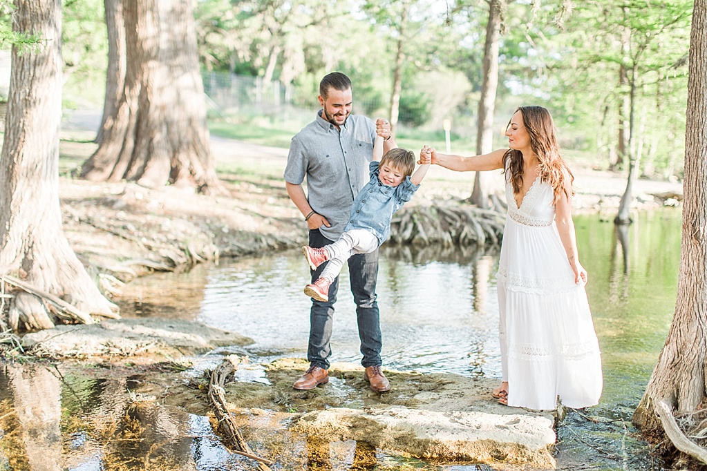 Spring Hill Country Engagement session with kid in Medina Texas 0009