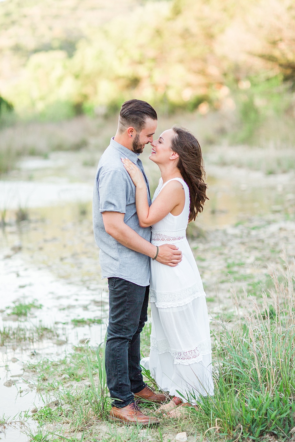 Spring Hill Country Engagement session with kid in Medina Texas 0011