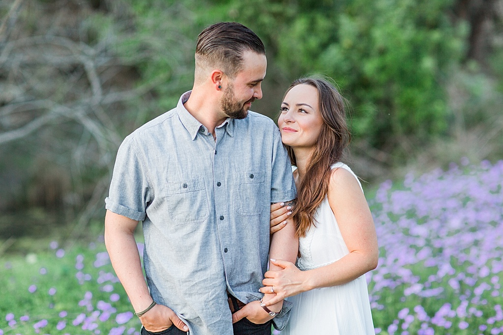 Spring Hill Country Engagement session with kid in Medina Texas 0018