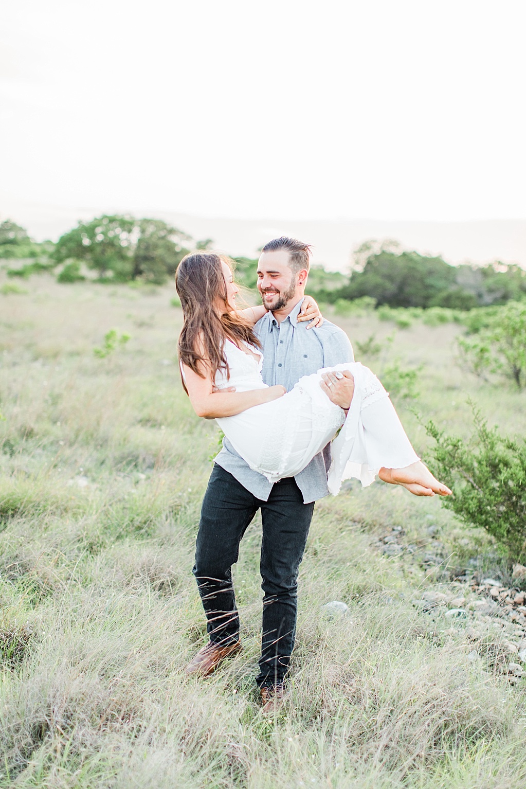 Spring Hill Country Engagement session with kid in Medina Texas 0038