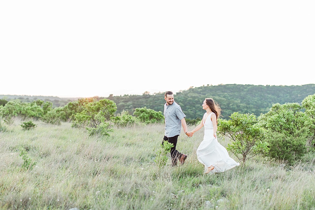 Spring Hill Country Engagement session with kid in Medina Texas 0044
