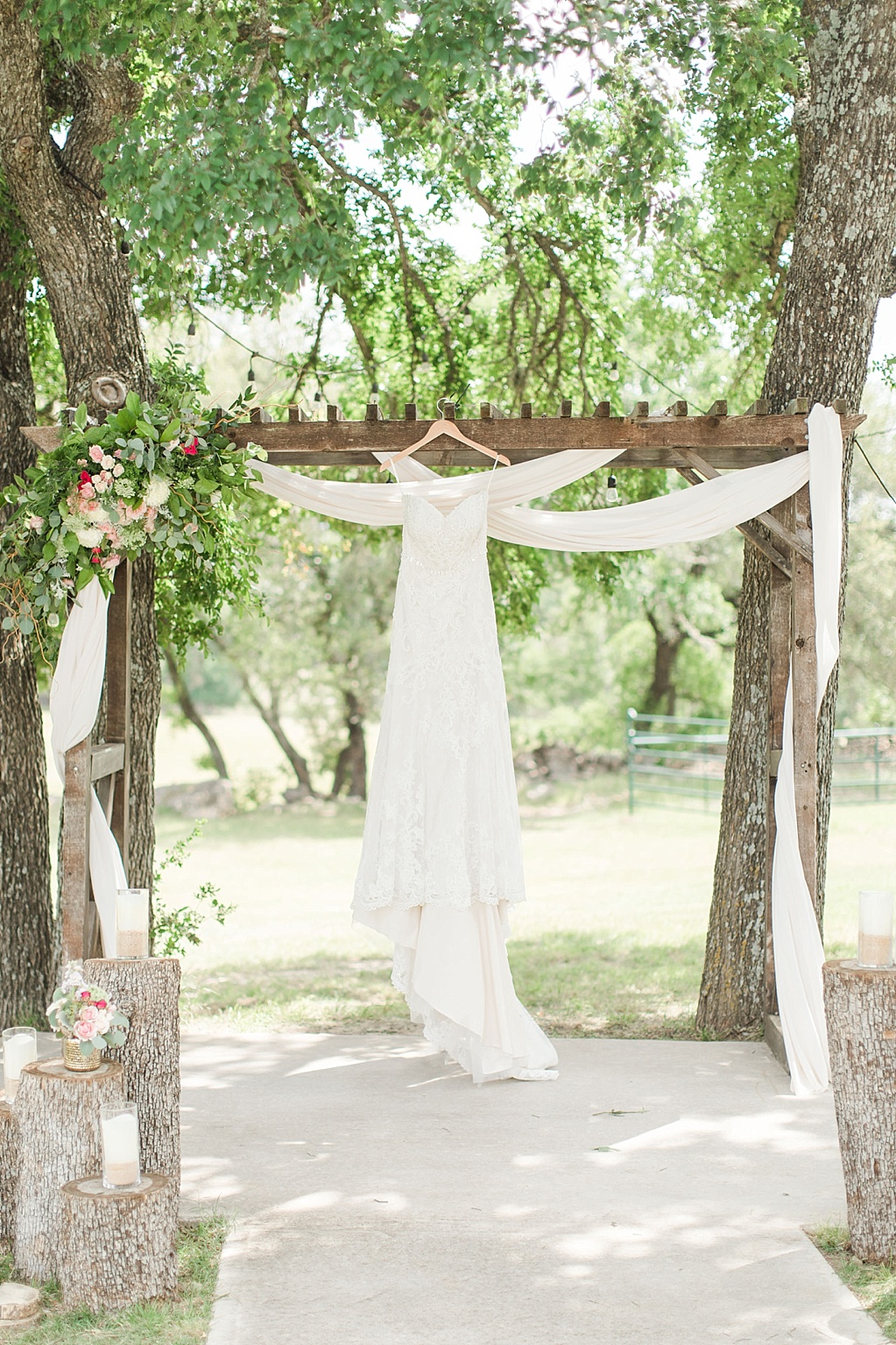 A pink and teal Summer wedding at CW Hill Country Ranch 0134