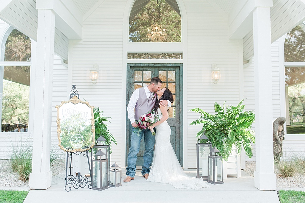 A summer wedding at The Chandelier of Gruene by Allison Jeffers Wedding Photography's Associate Photographer 0051