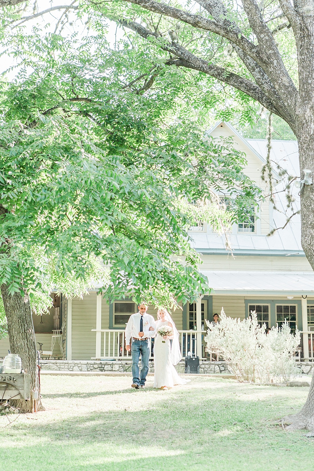 A fun summer wedding at Don Strange Ranch in Boerne Texas by Allison Jeffers Photography 0045