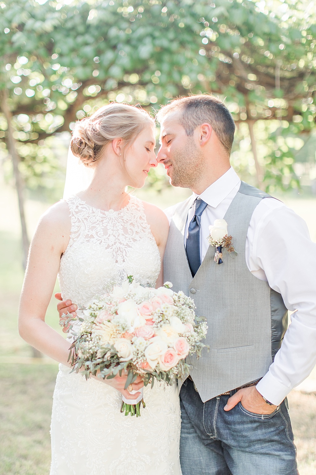 A fun summer wedding at Don Strange Ranch in Boerne Texas by Allison Jeffers Photography 0074