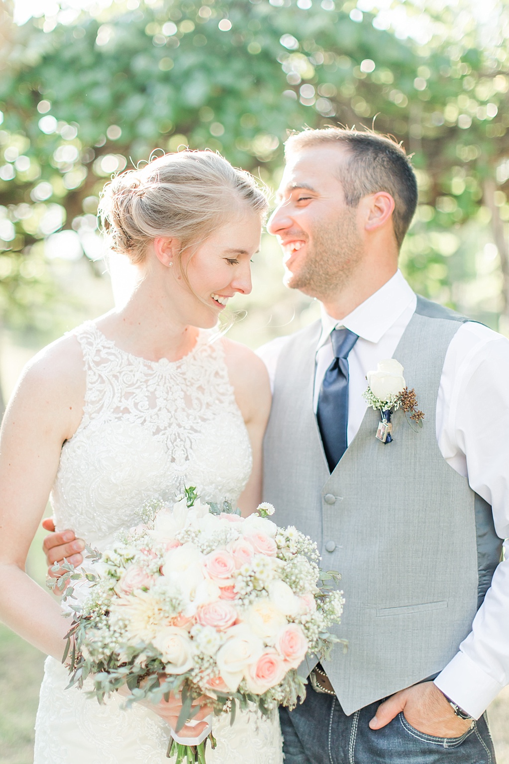 A fun summer wedding at Don Strange Ranch in Boerne Texas by Allison Jeffers Photography 0080