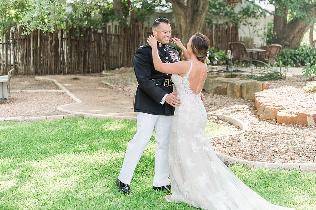 An Intimate Wedding at Gruene Estate Wedding Venue in New Braunfels, Texas by Allison Jeffers Photography 0016