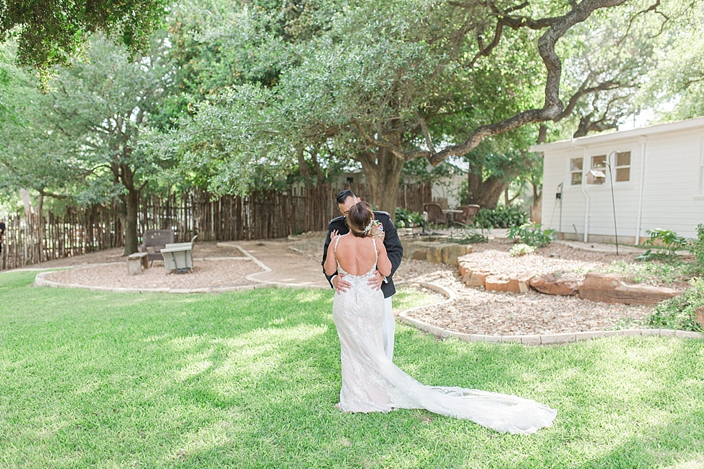 An Intimate Wedding at Gruene Estate Wedding Venue in New Braunfels, Texas by Allison Jeffers Photography 0017