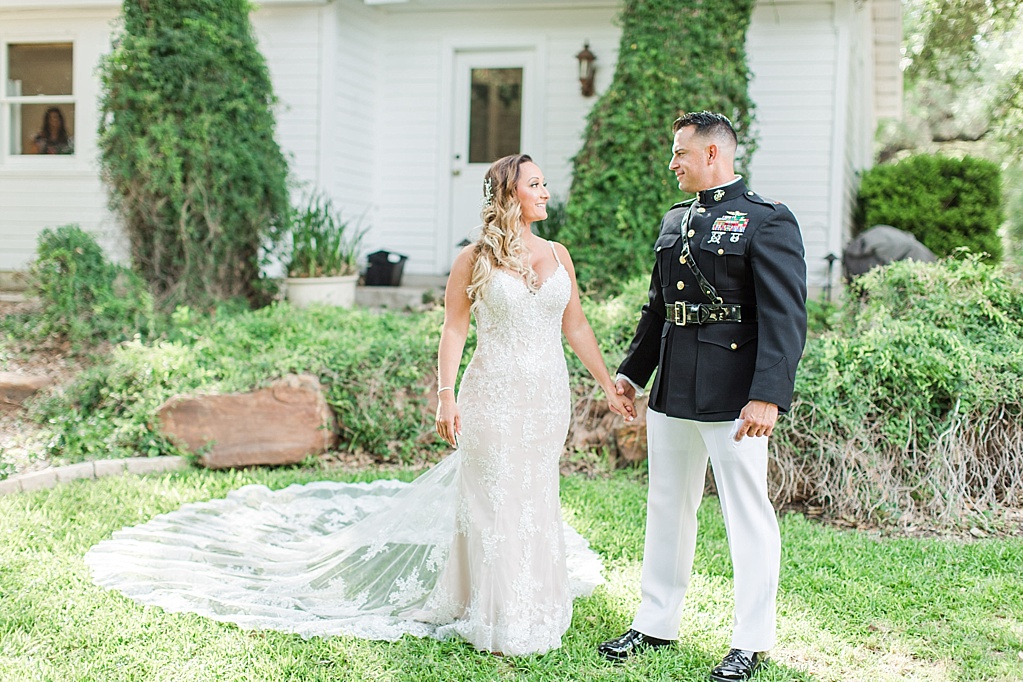An Intimate Wedding at Gruene Estate Wedding Venue in New Braunfels, Texas by Allison Jeffers Photography 0020