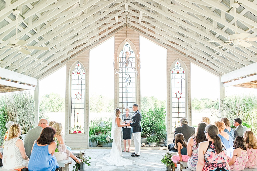 An Intimate Wedding at Gruene Estate Wedding Venue in New Braunfels, Texas by Allison Jeffers Photography 0039