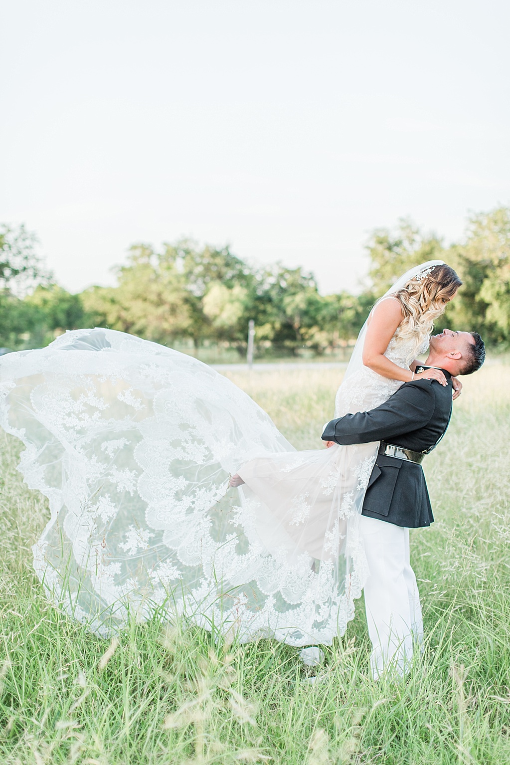 An Intimate Wedding at Gruene Estate Wedding Venue in New Braunfels, Texas by Allison Jeffers Photography 0055