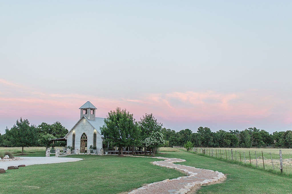 An Intimate Wedding at Gruene Estate Wedding Venue in New Braunfels, Texas by Allison Jeffers Photography 0082