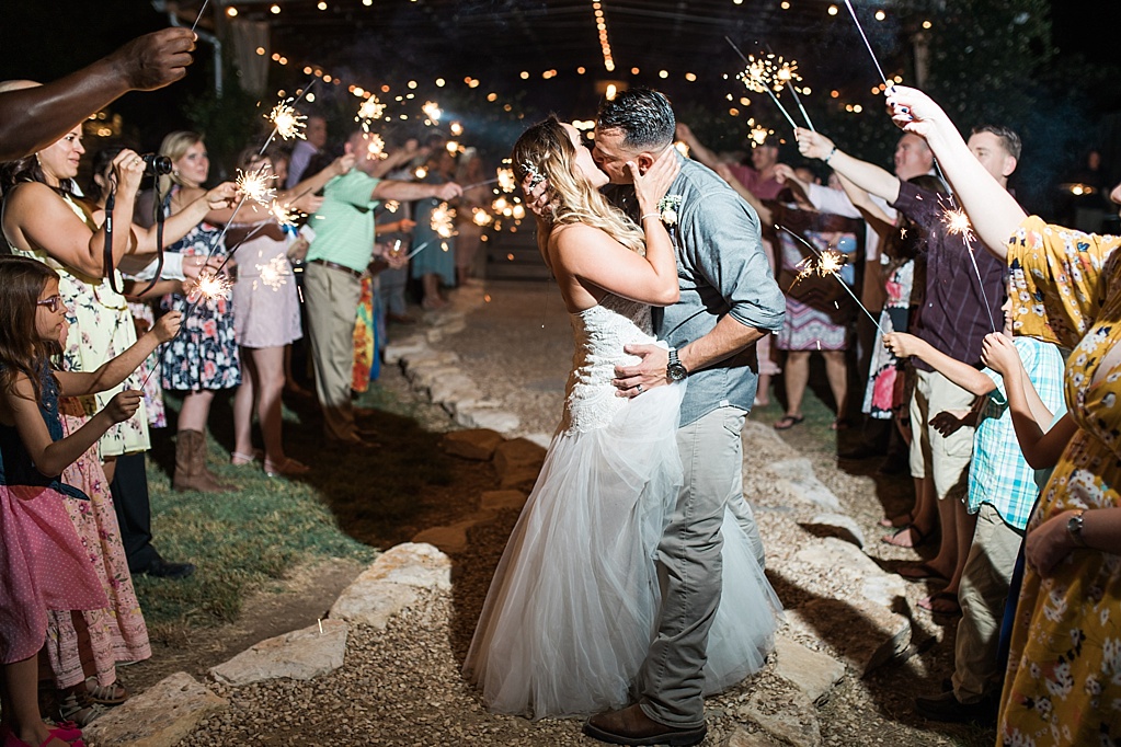 An Intimate Wedding at Gruene Estate Wedding Venue in New Braunfels, Texas by Allison Jeffers Photography 0102