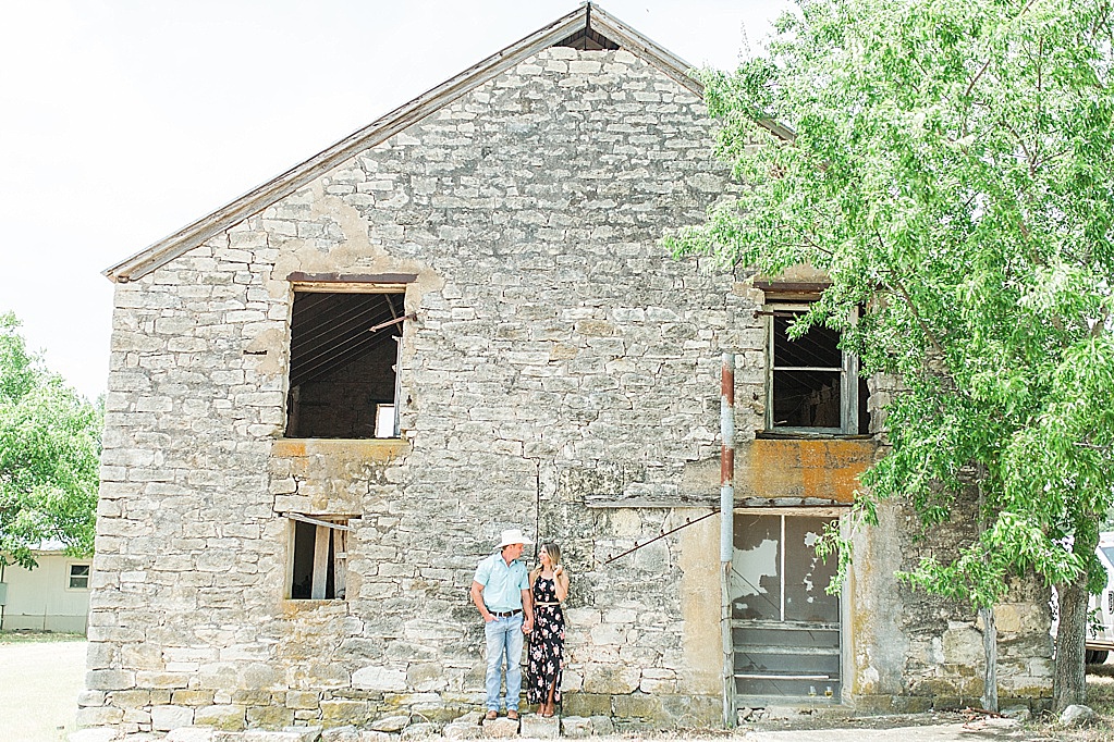a surprise proposal at 1851 vineyard in Fredericksburg, Texas by Allison Jeffers Wedding Photography 0013
