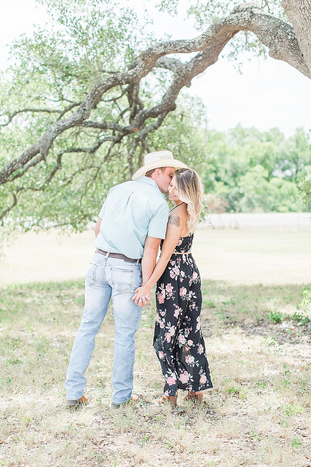 a surprise proposal at 1851 vineyard in Fredericksburg, Texas by Allison Jeffers Wedding Photography 0034