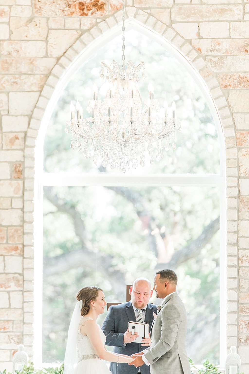 A Blush Vintage Summer Wedding at The Chandelier of Gruene in New Braunfels Texas by Allison Jeffers Photography 0054