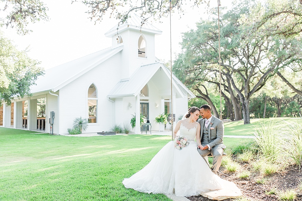 A Blush Vintage Summer Wedding at The Chandelier of Gruene in New Braunfels Texas by Allison Jeffers Photography 0103