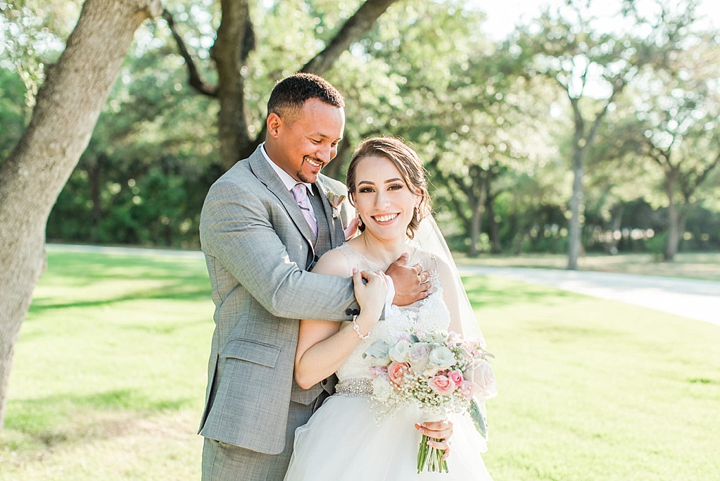A Blush Vintage Summer Wedding at The Chandelier of Gruene in New Braunfels Texas by Allison Jeffers Photography 0117