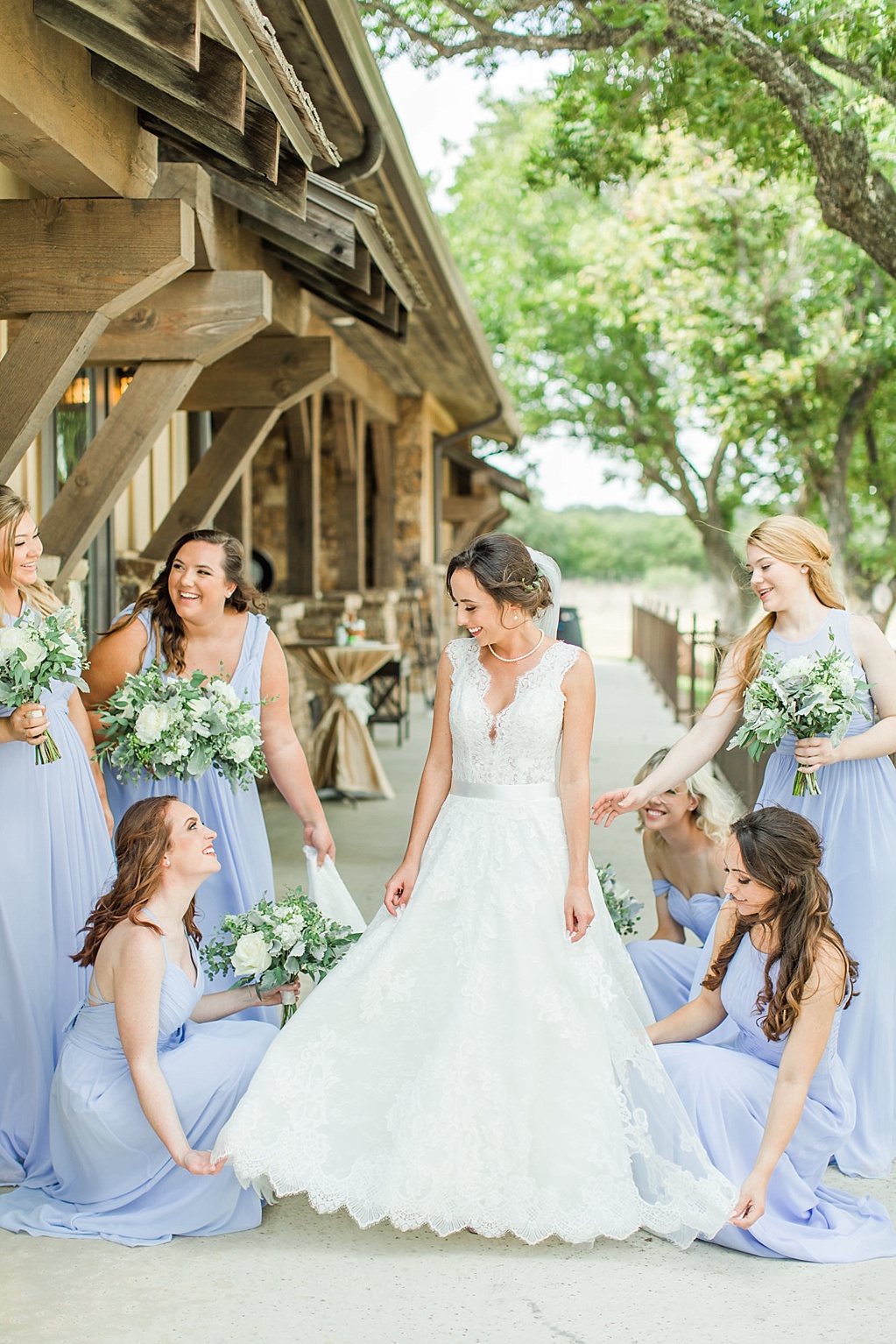 A lavender and ivory summer wedding at the lodge at country inn cottages in Fredericksburg tx by Allison Jeffers photography 0023