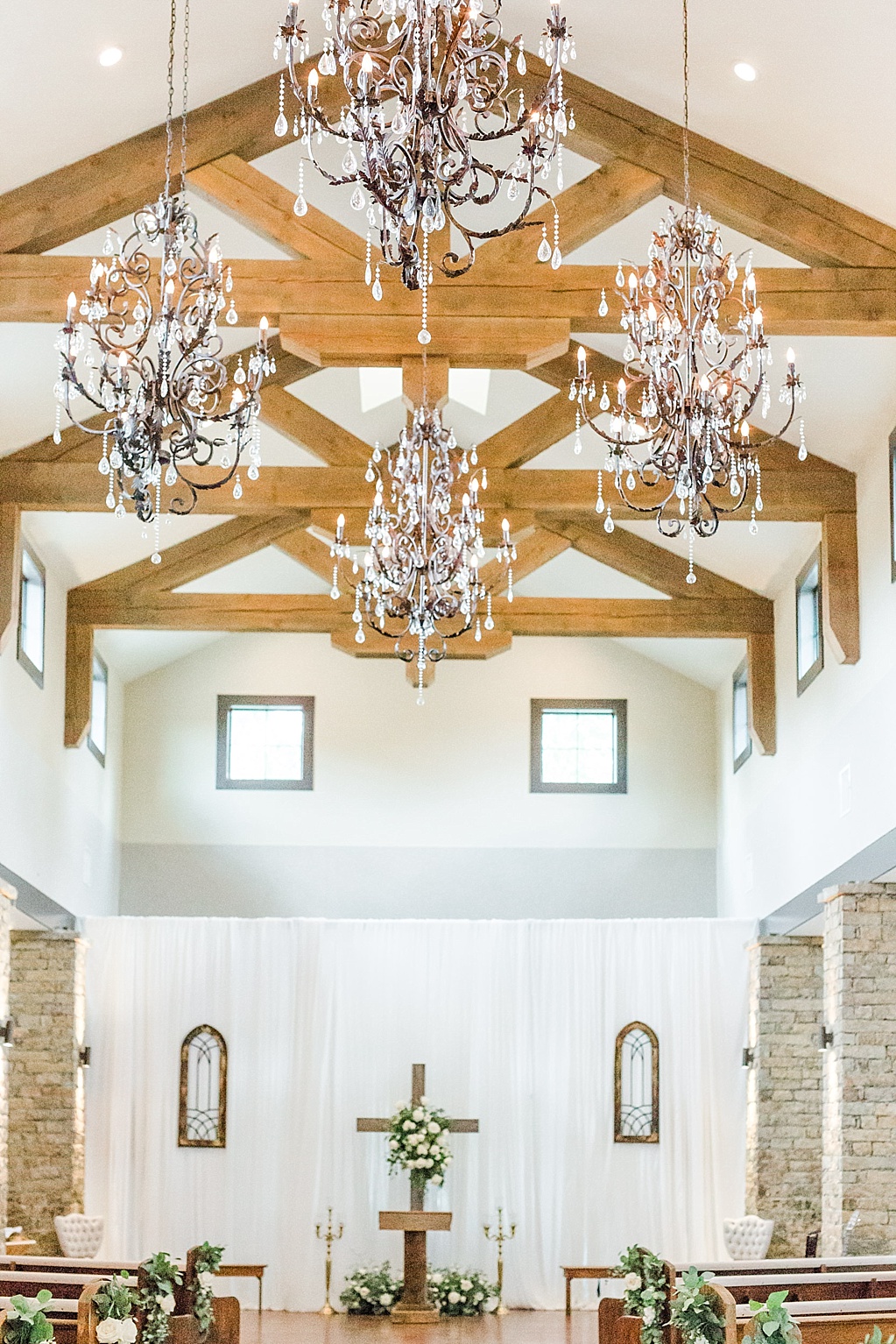 A lavender and ivory summer wedding at the lodge at country inn cottages in Fredericksburg tx by Allison Jeffers photography 0052