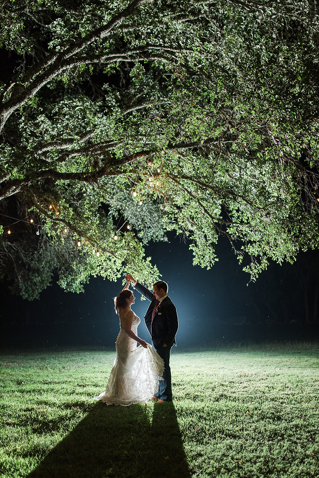 Burgundy Fall Wedding at CW Hill Country Ranch in Boerne Texas by Allison Jeffers Photography 0159