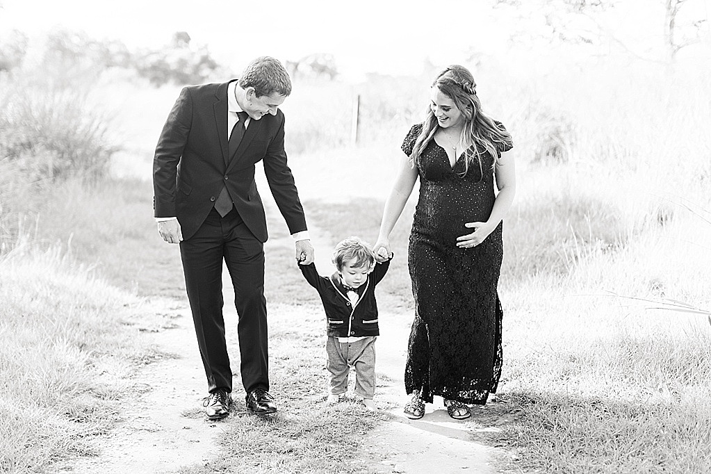 Family photo session at Cibolo Nature Center in Boerne Texas by Allison Jeffers Photography 0001