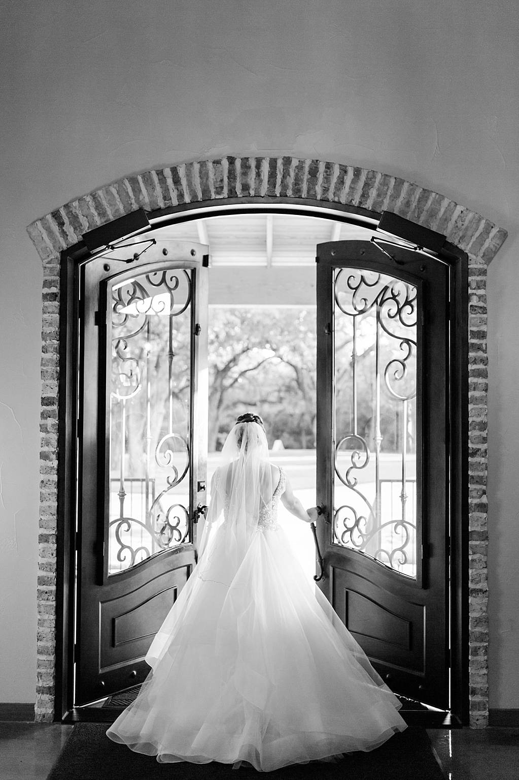 Summer Bridal Session at The Chandelier of Gruene in New Braunfels Texas 0038