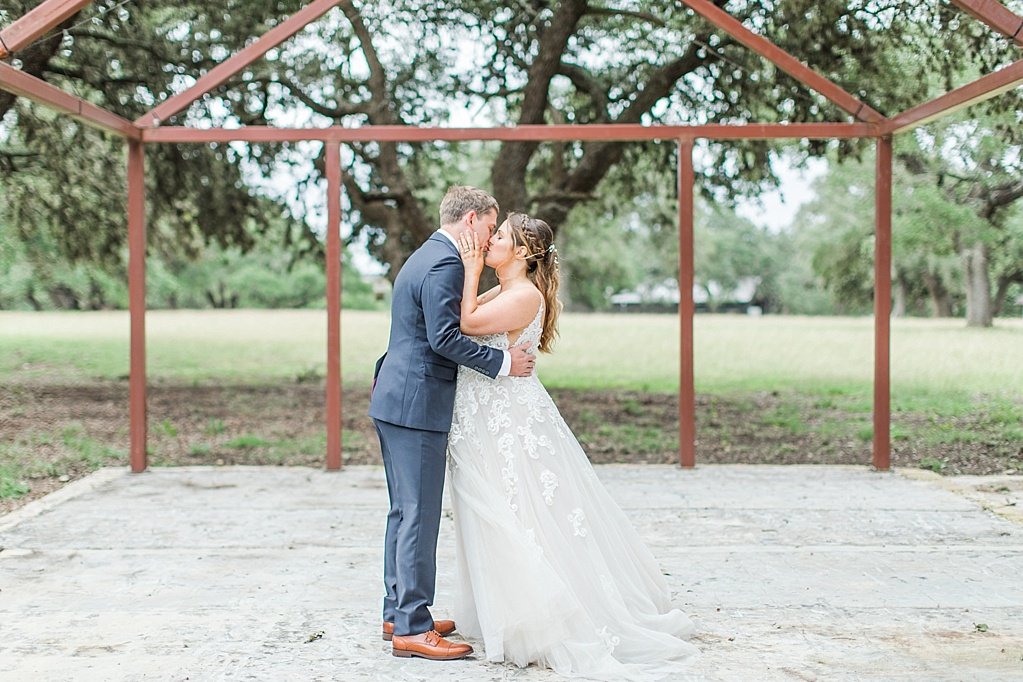 The Oaks at Boerne Wedding Photos by Allison Jeffers Photography 0024