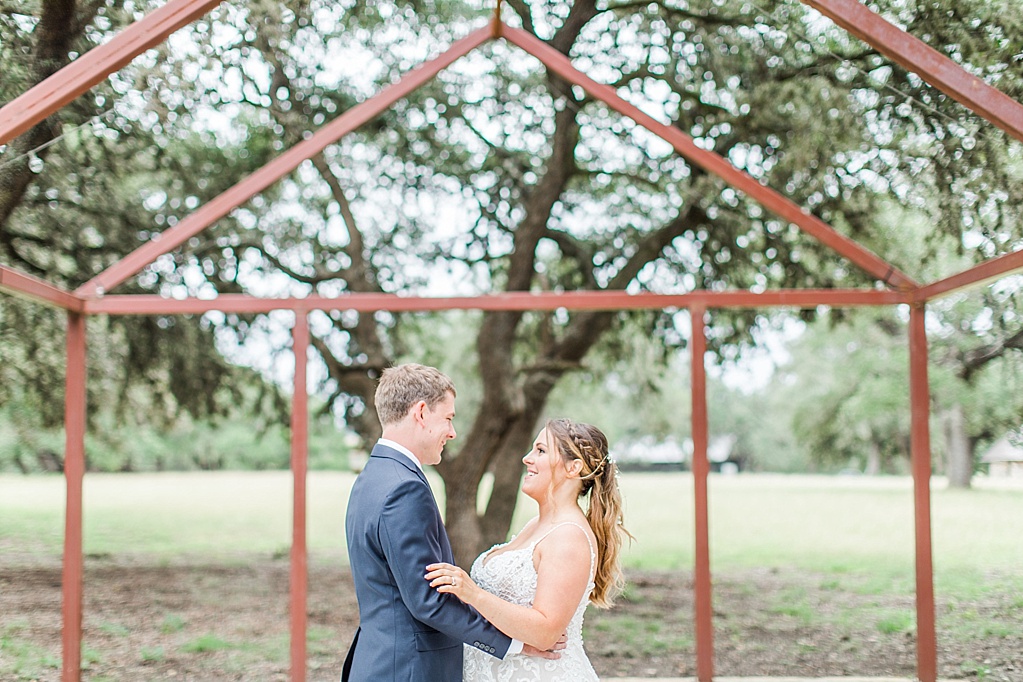 The Oaks at Boerne Wedding Photos by Allison Jeffers Photography 0025