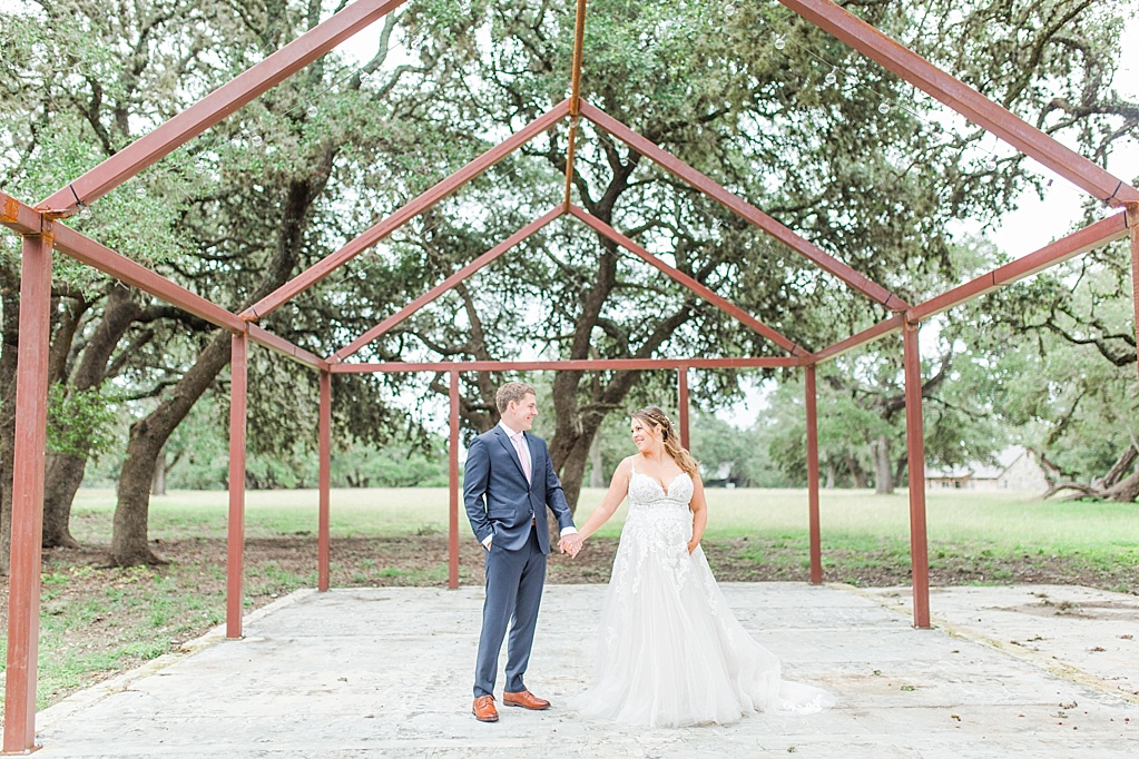The Oaks at Boerne Wedding Photos by Allison Jeffers Photography 0026