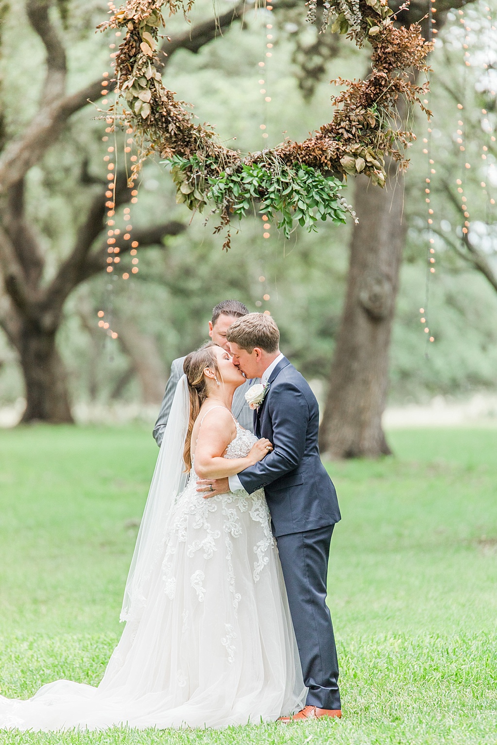 The Oaks at Boerne Wedding Photos by Allison Jeffers Photography 0082