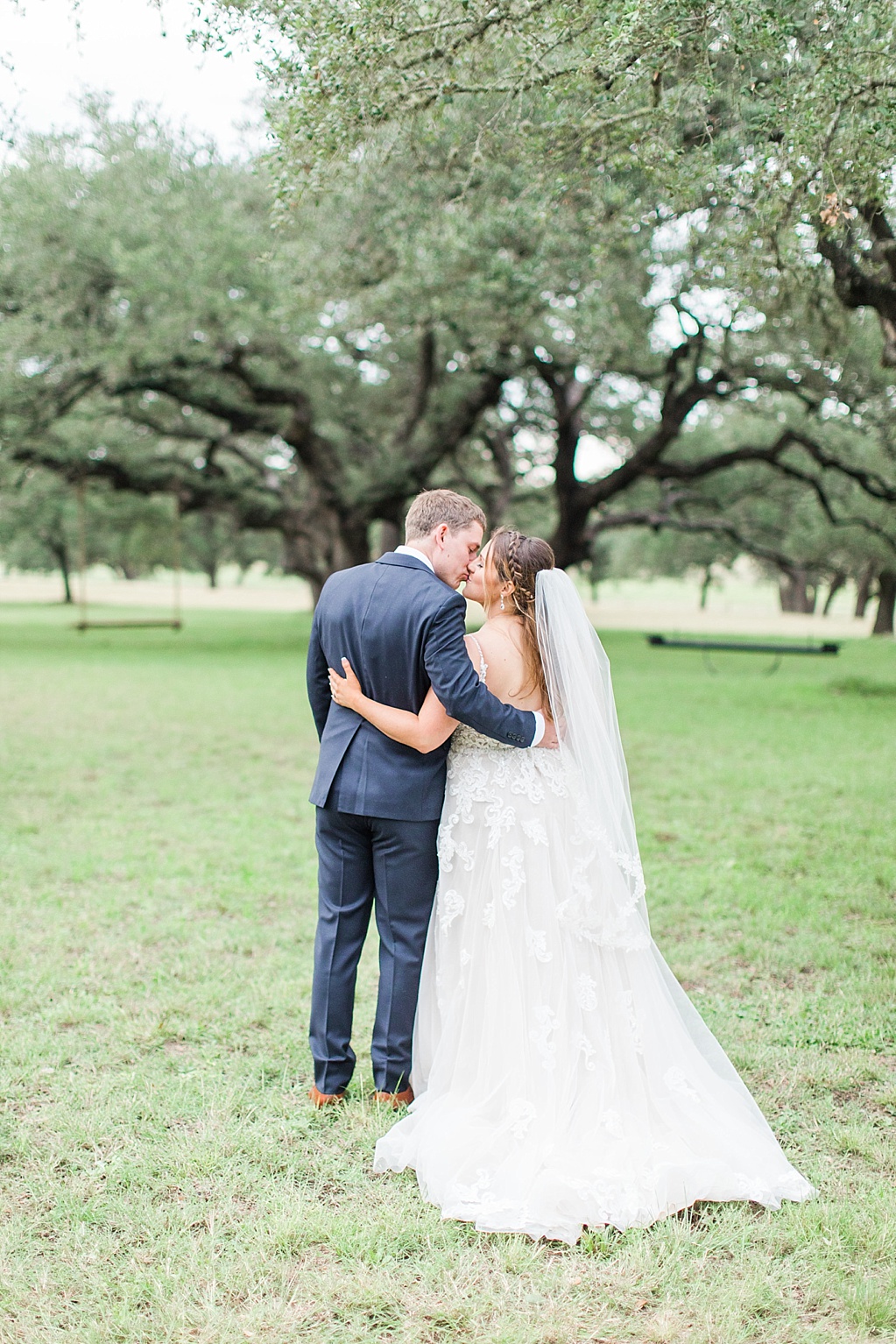 The Oaks at Boerne Wedding Photos by Allison Jeffers Photography 0090