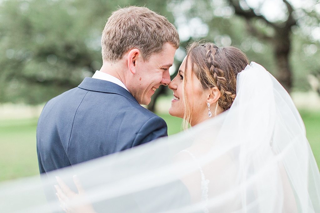 The Oaks at Boerne Wedding Photos by Allison Jeffers Photography 0101