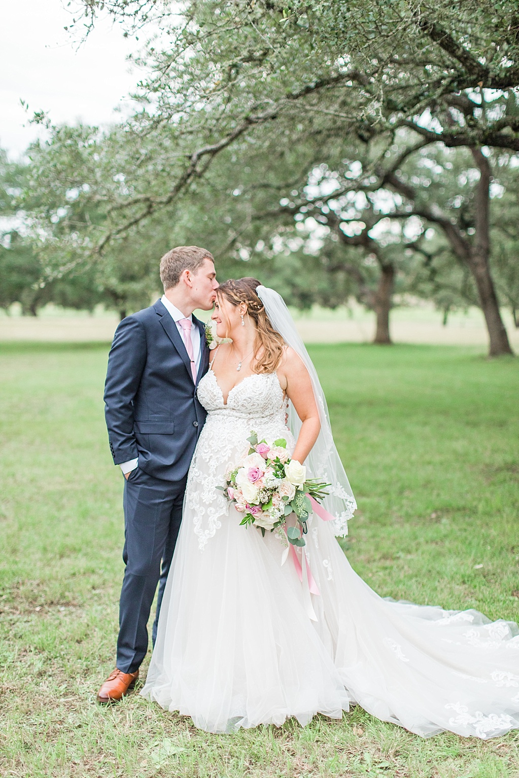 The Oaks at Boerne Wedding Photos by Allison Jeffers Photography 0104
