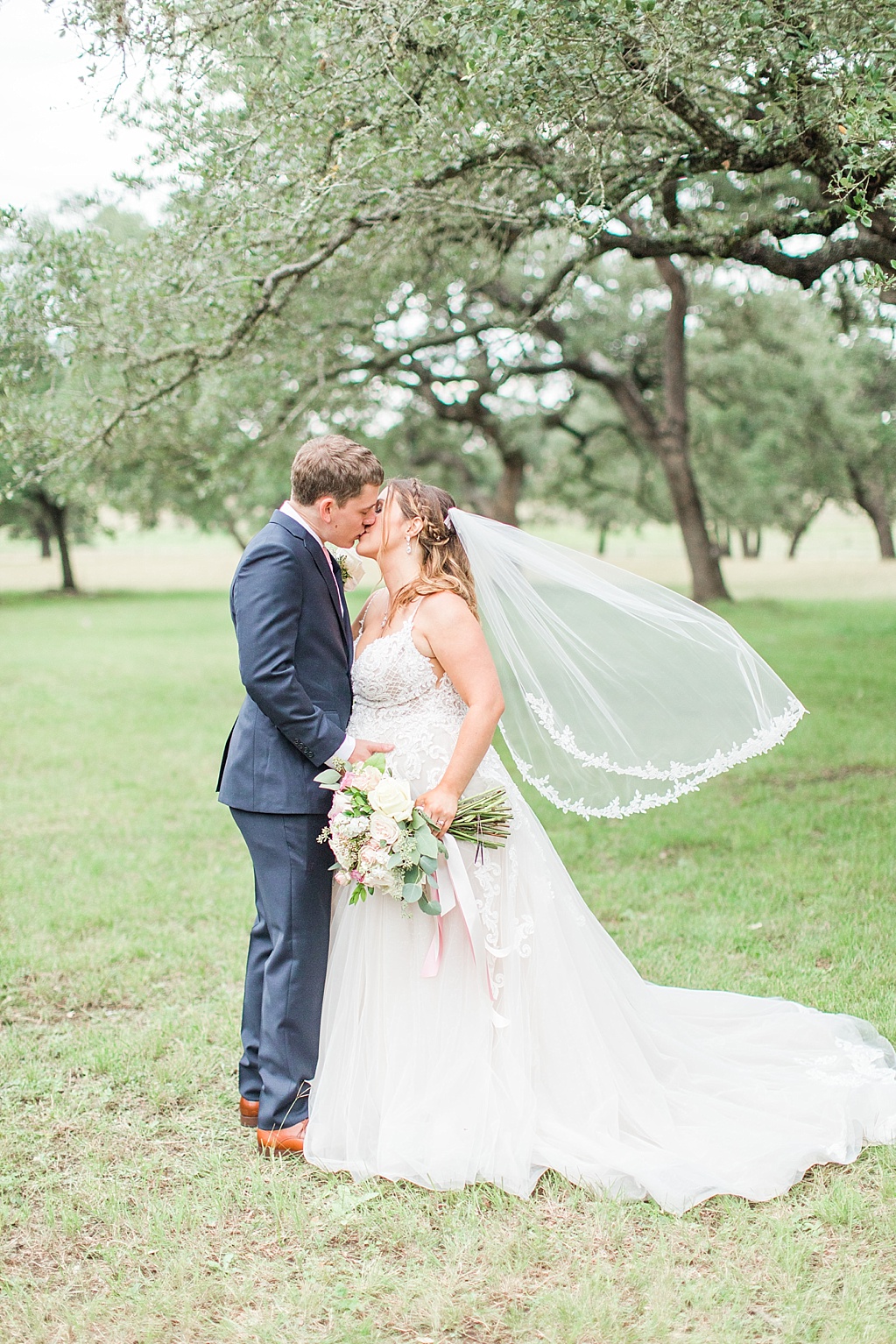 The Oaks at Boerne Wedding Photos by Allison Jeffers Photography 0105