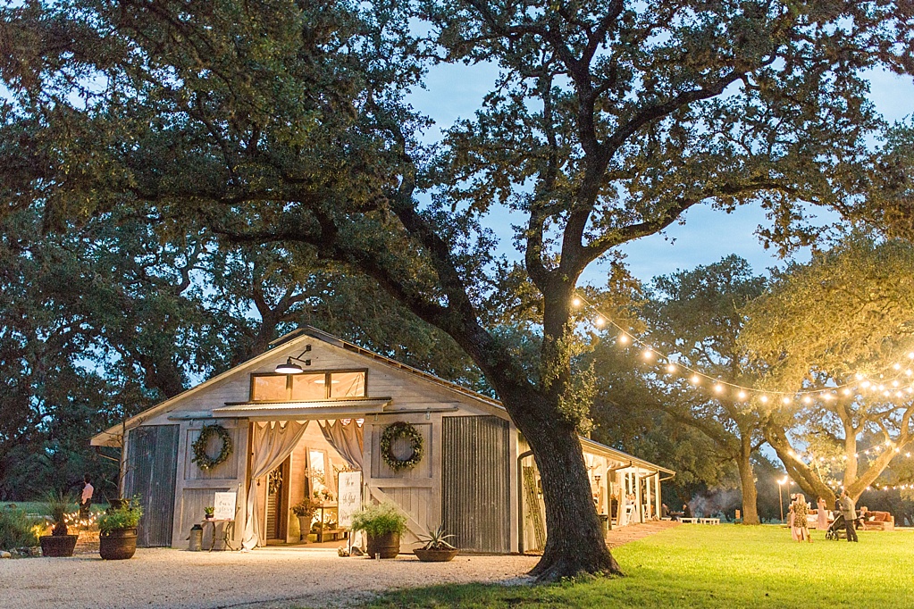 The Oaks at Boerne Wedding Photos by Allison Jeffers Photography 0121