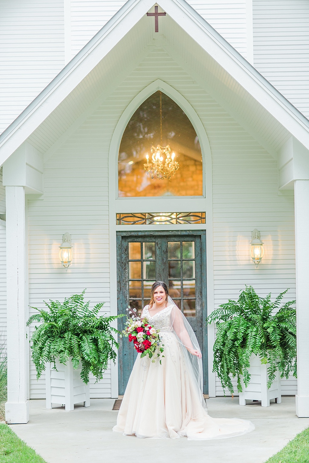 Bridal photos at The Chandelier of Gruene New Braunfels in the rain 0017
