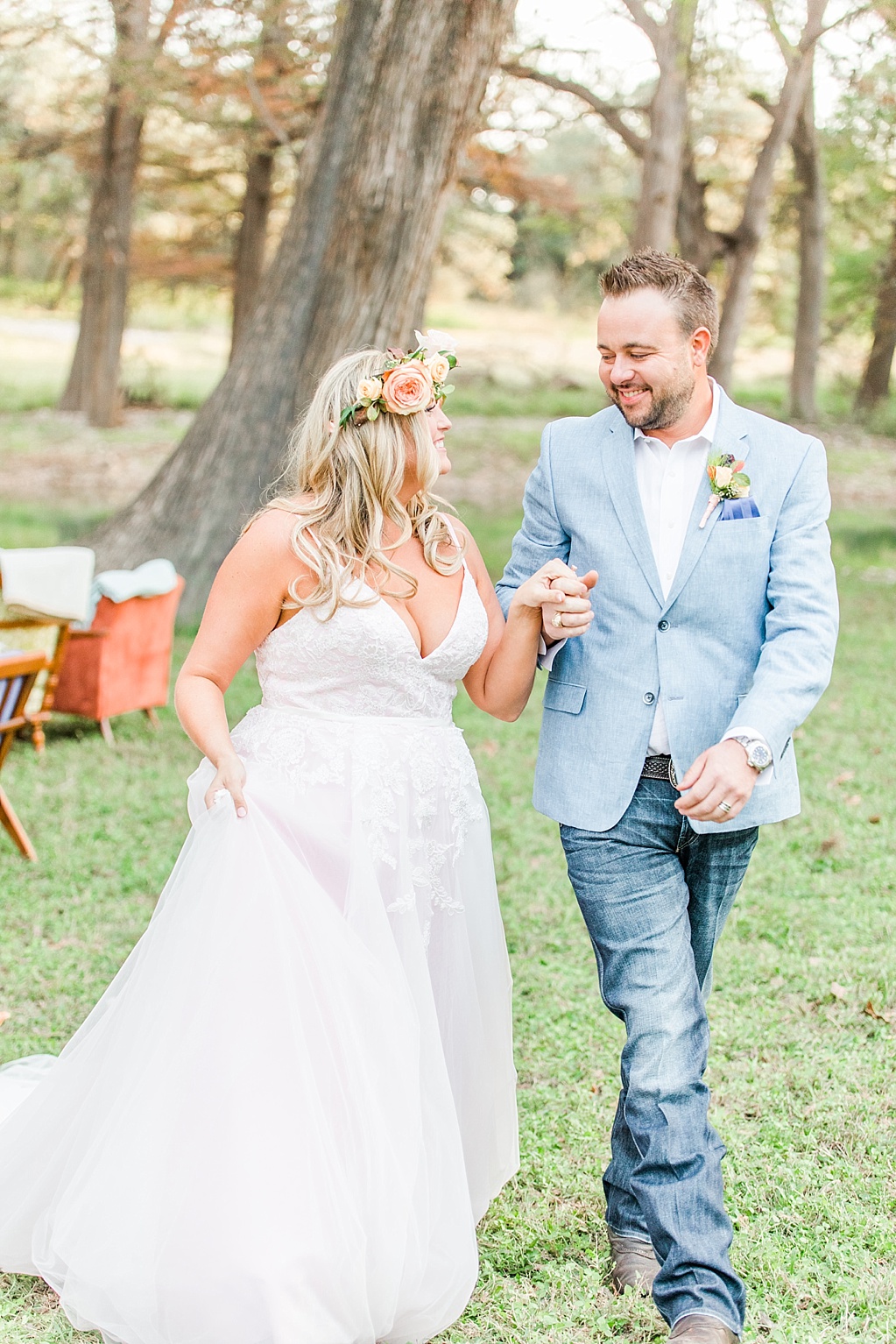 Intimate Fall wedding with over the top flowers in Utopia Texas by Allison Jeffers Photography 0072