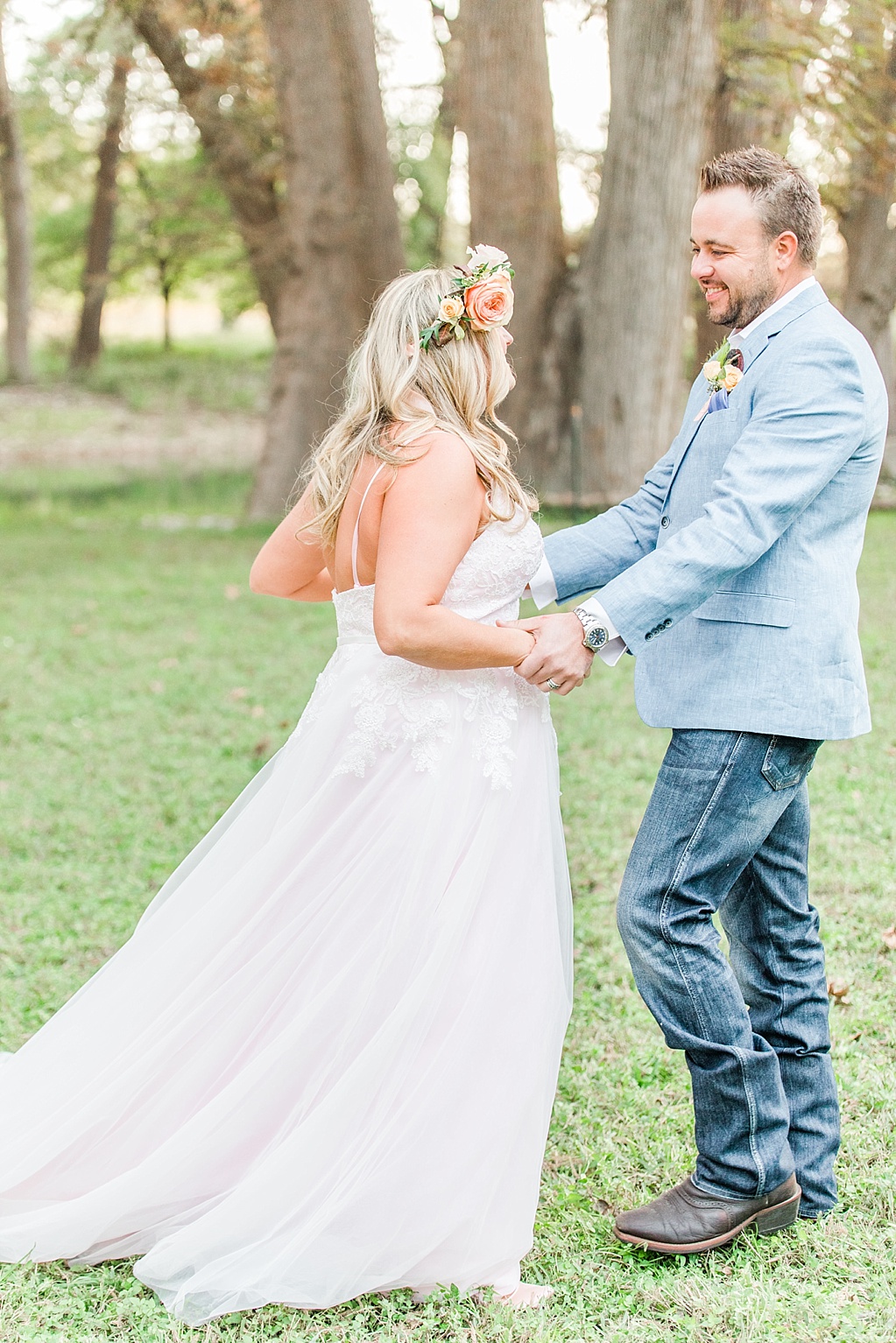 Intimate Fall wedding with over the top flowers in Utopia Texas by Allison Jeffers Photography 0073