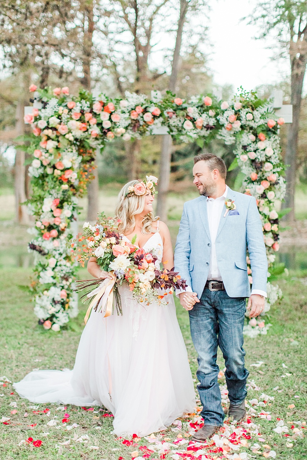 Intimate Fall wedding with over the top flowers in Utopia Texas by Allison Jeffers Photography 0091