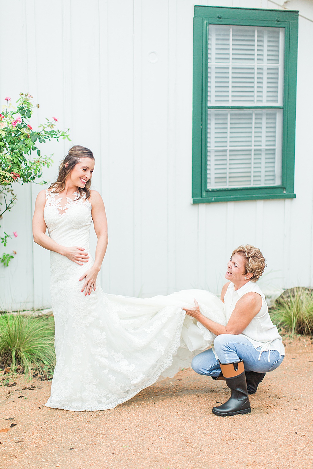 Rainy day bridal session at sisterdale dancehall in boerne texas 0003