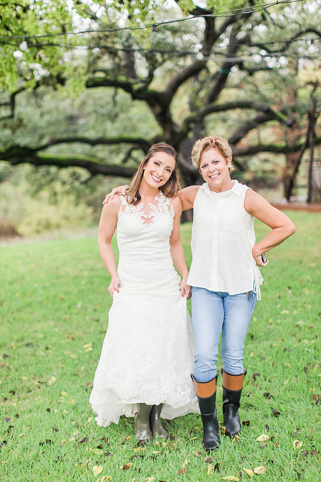 Rainy day bridal session at sisterdale dancehall in boerne texas 0012
