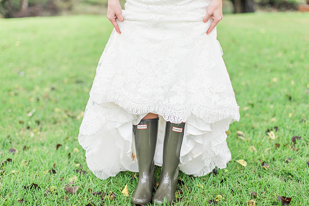 Rainy day bridal session at sisterdale dancehall in boerne texas 0013