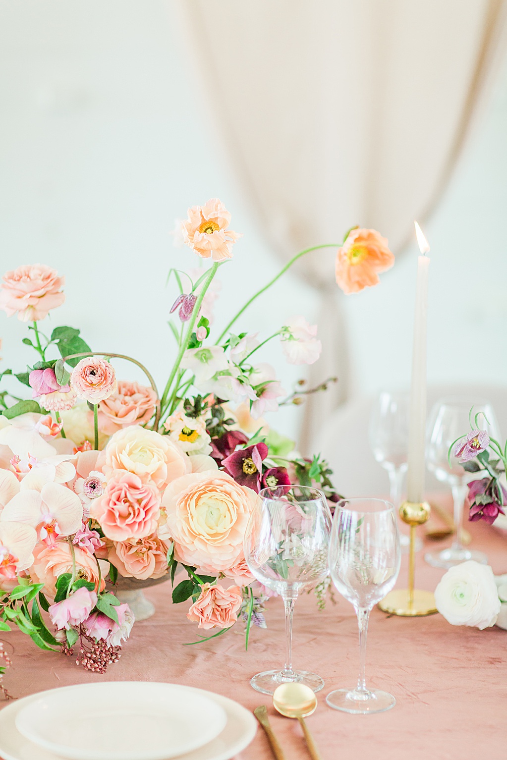 Blush mauve peach and coral wedding inspiration at Prospect House in Dripping Springs Texas wedding venue by Allison Jeffers Photography 0001