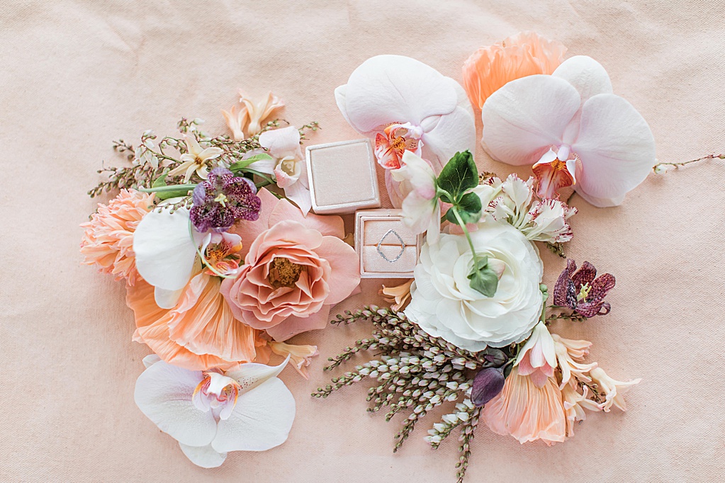 Blush mauve peach and coral wedding inspiration at Prospect House in Dripping Springs Texas wedding venue by Allison Jeffers Photography 0021