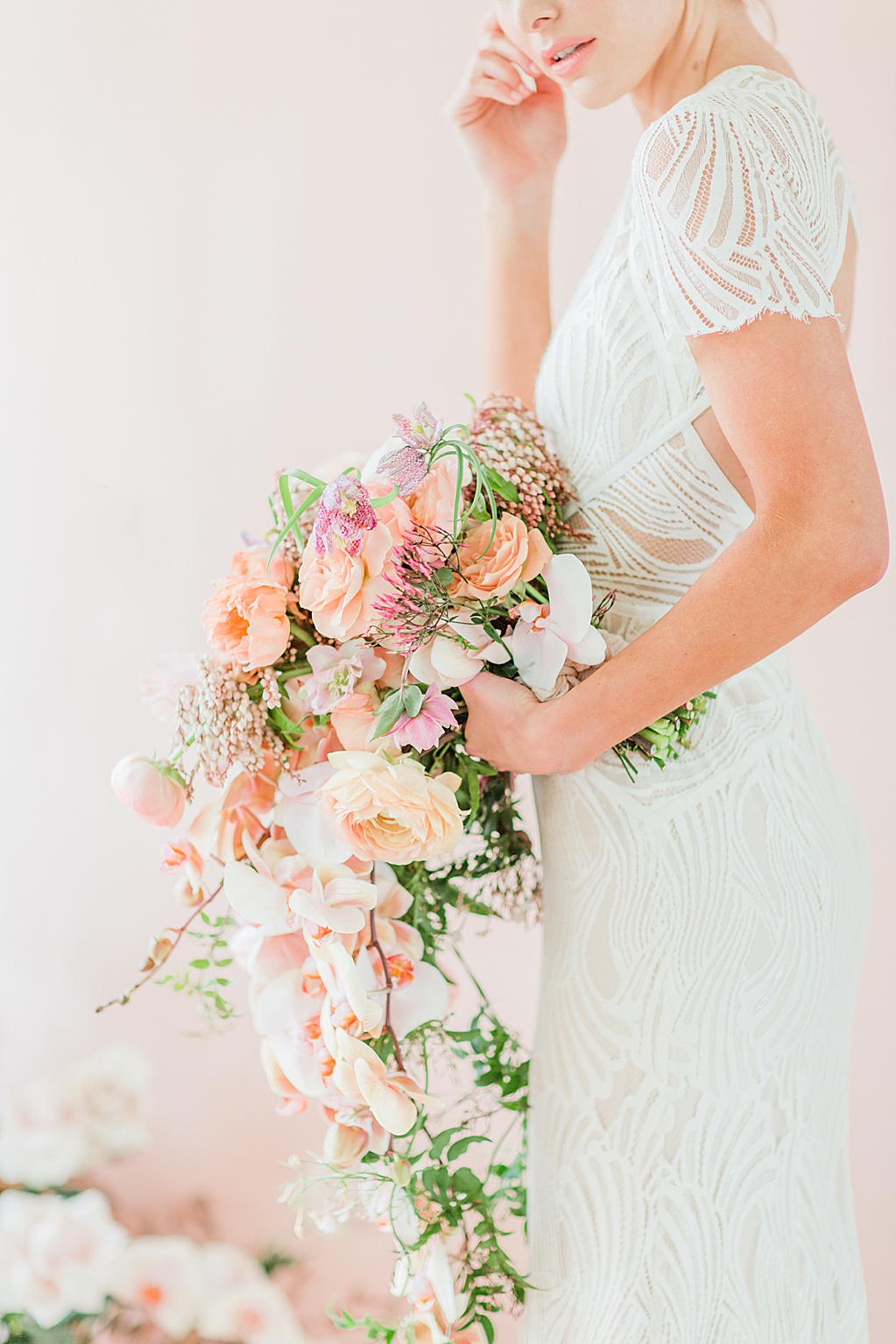 Blush mauve peach and coral wedding inspiration at Prospect House in Dripping Springs Texas wedding venue by Allison Jeffers Photography 0023