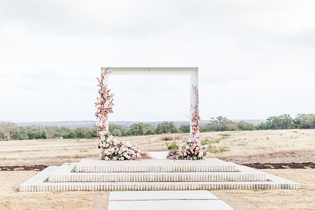 Blush mauve peach and coral wedding inspiration at Prospect House in Dripping Springs Texas wedding venue by Allison Jeffers Photography 0040