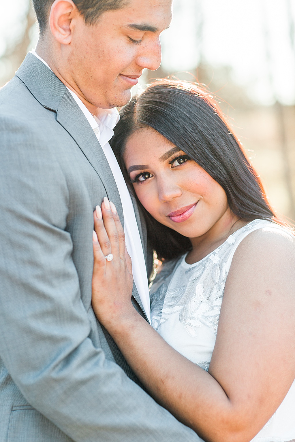 cibolo nature center engagement session in Winter with golden grass 0009