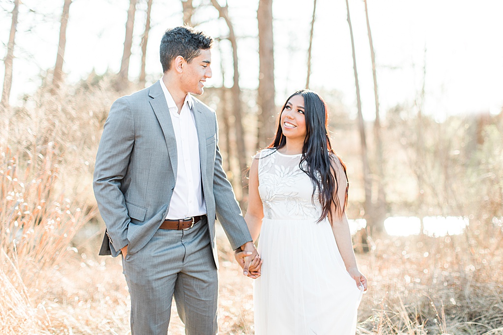 cibolo nature center engagement session in Winter with golden grass 0012
